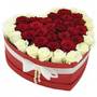 51 красная и Белая роза,коробка в виде сердца.